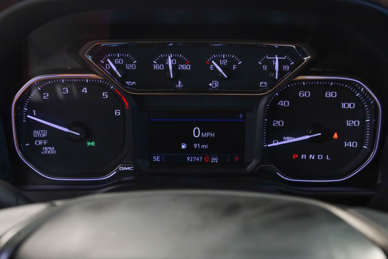 GMC Sierra 1500 4WD Crew Cab 147" AT4 2021