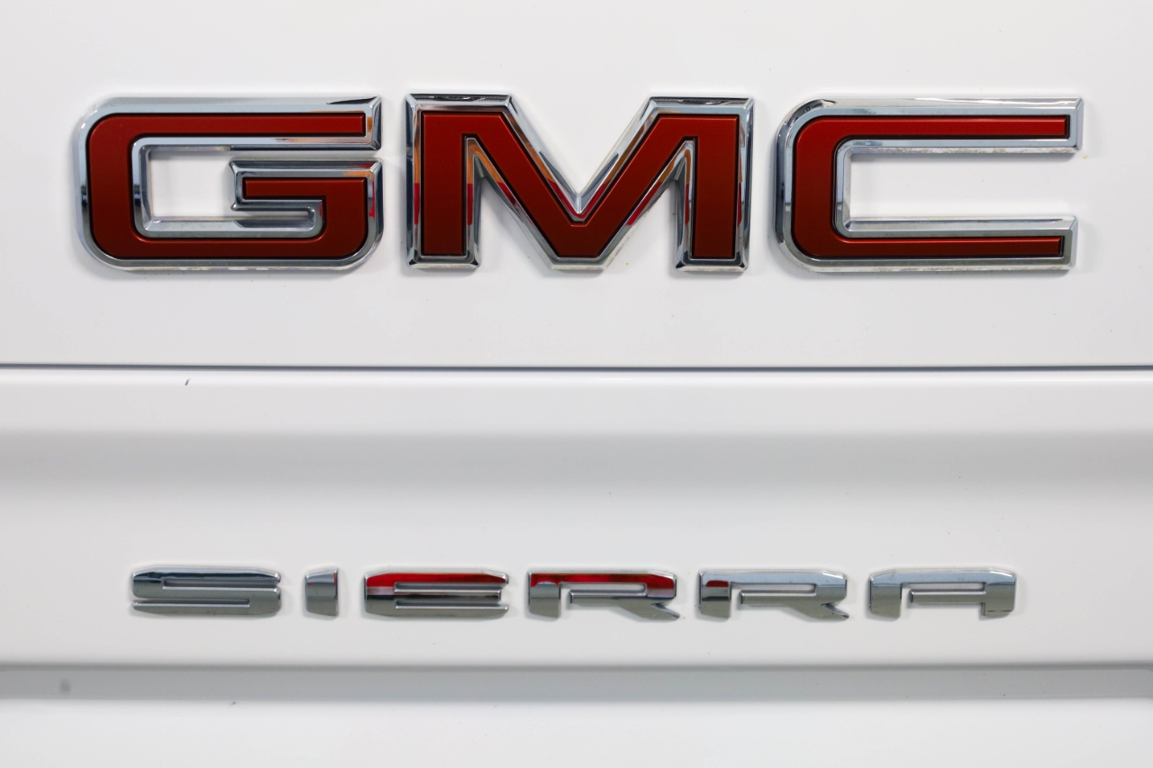 GMC Sierra 1500 4WD Crew Cab 147" AT4 2021