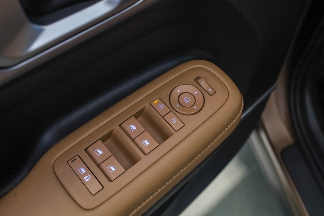 Hyundai Santa Fe Limited FWD 2024