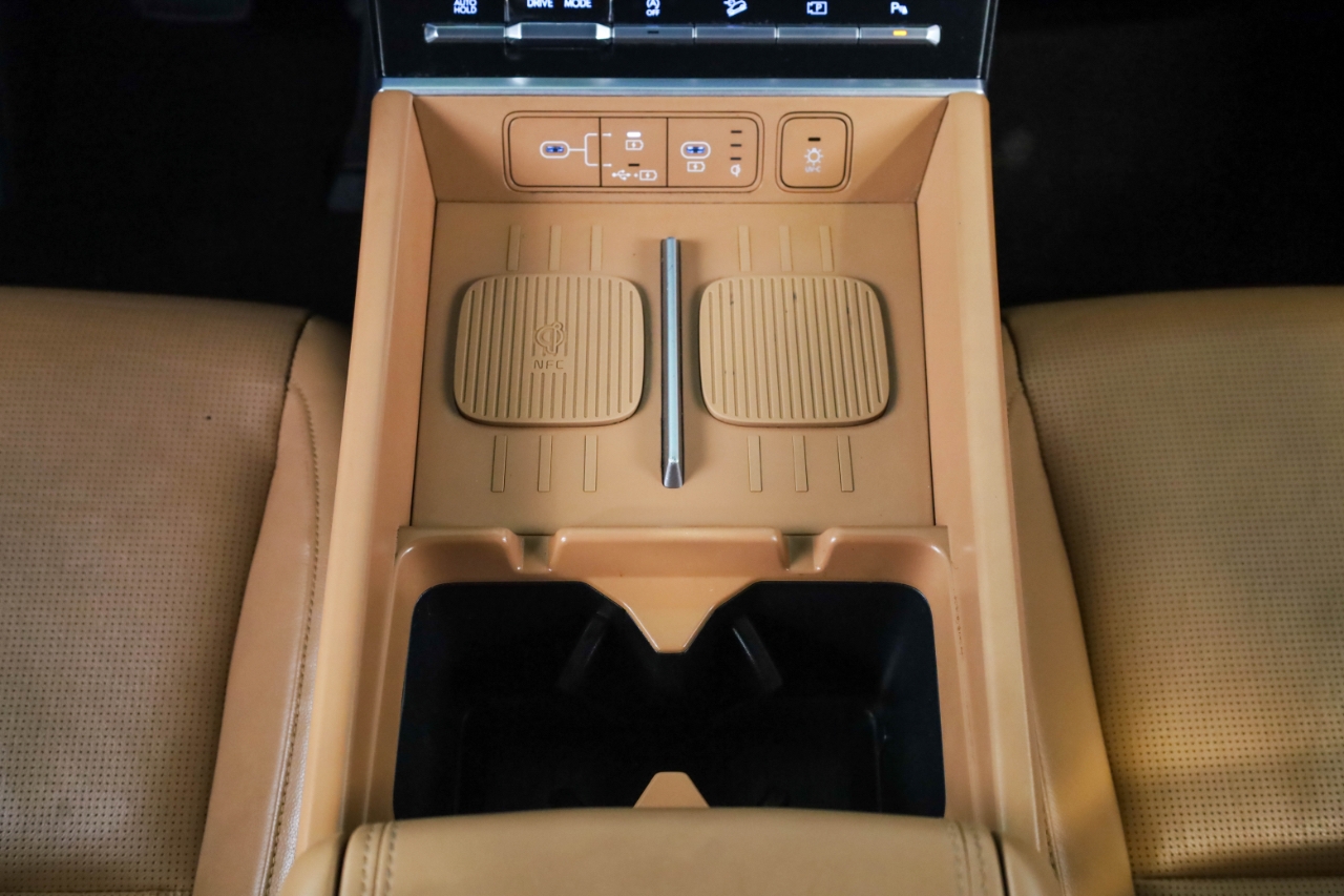 Hyundai Santa Fe Limited FWD 2024