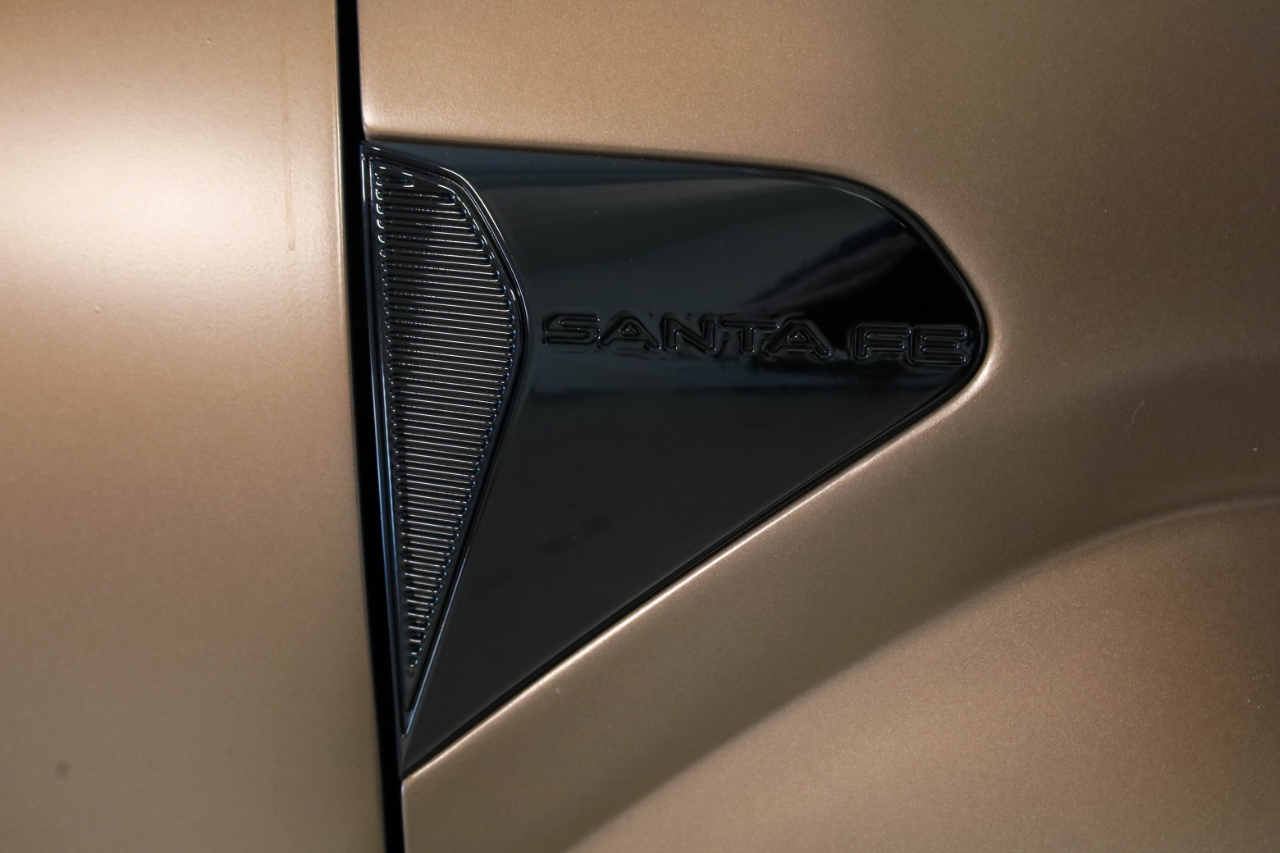 Hyundai Santa Fe Limited FWD 2024