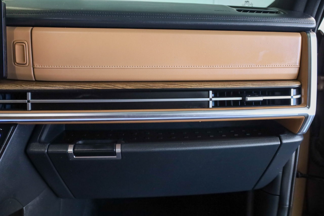 Hyundai Santa Fe Limited FWD 2024