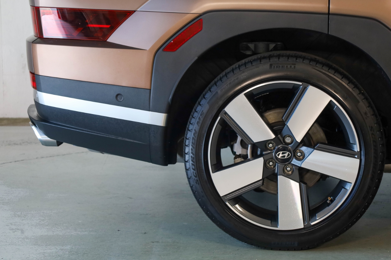 Hyundai Santa Fe Limited FWD 2024