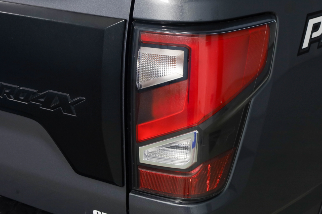 Nissan Titan 4x4 Crew Cab PRO-4X 2021