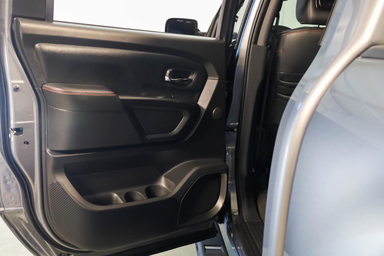 Nissan Titan 4x4 Crew Cab PRO-4X 2021