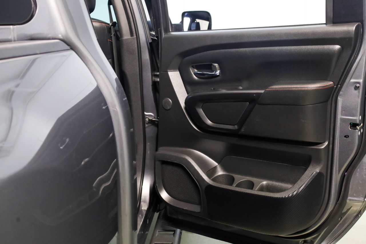 Nissan Titan 4x4 Crew Cab PRO-4X 2021