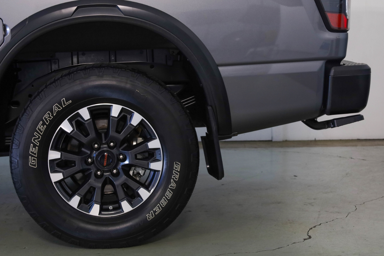 Nissan Titan 4x4 Crew Cab PRO-4X 2021