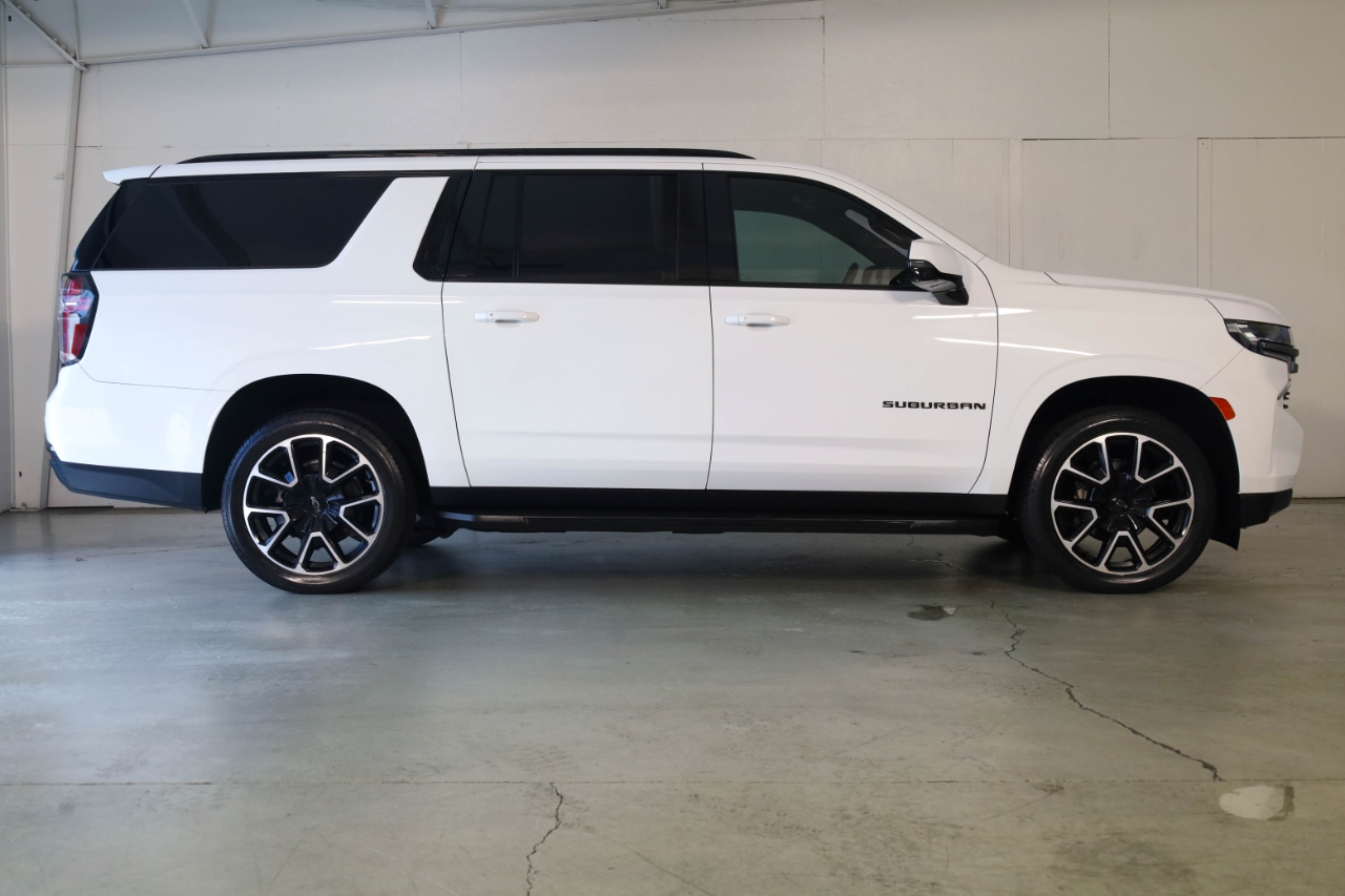 Chevrolet Suburban 4WD 4dr RST 2022