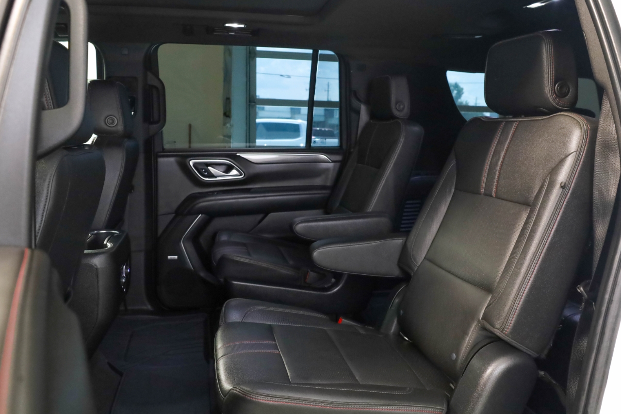 Chevrolet Suburban 4WD 4dr RST 2022