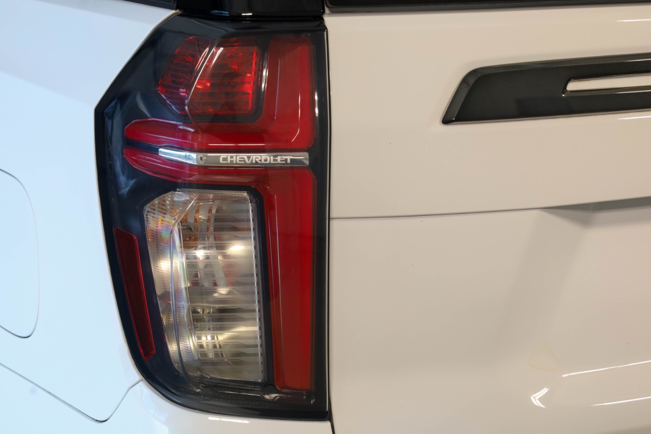 Chevrolet Suburban 4WD 4dr RST 2022