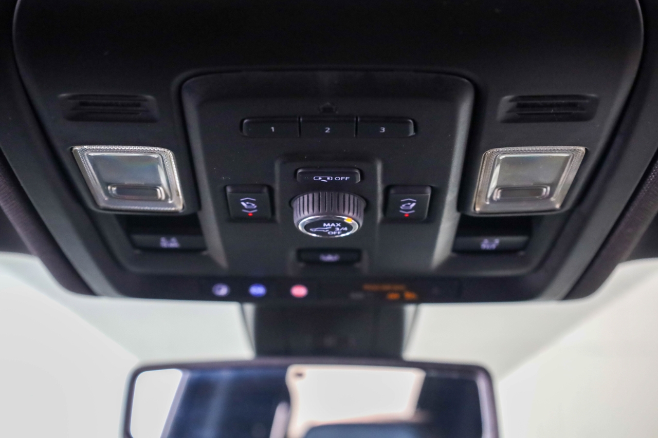 Chevrolet Suburban 4WD 4dr RST 2022