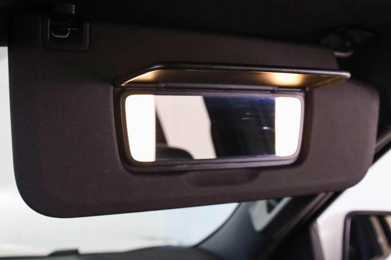 Chevrolet Suburban 4WD 4dr RST 2022