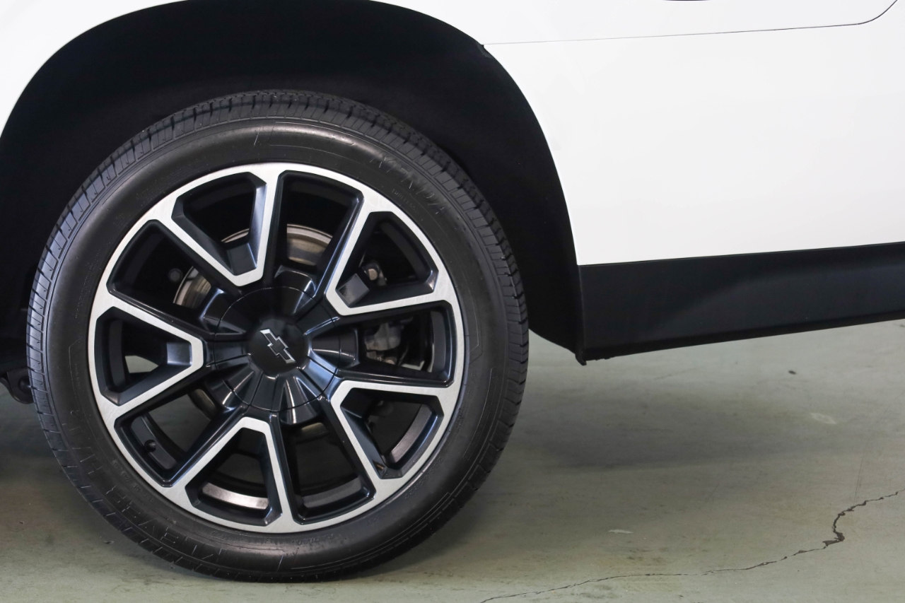 Chevrolet Suburban 4WD 4dr RST 2022