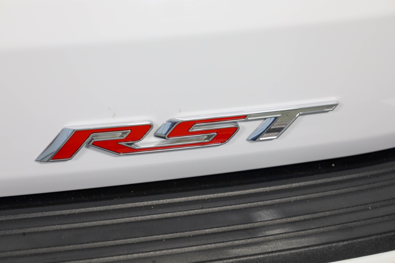 Chevrolet Suburban 4WD 4dr RST 2022