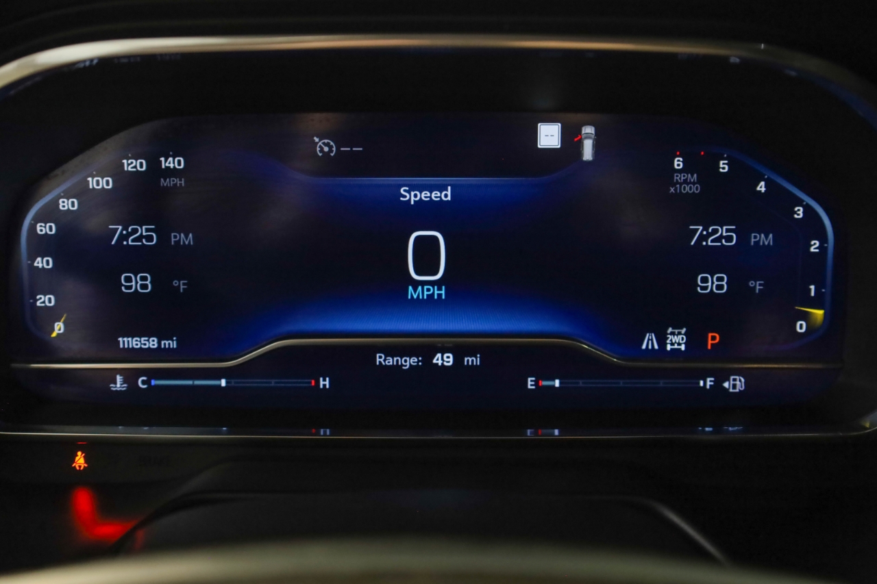 Chevrolet Suburban 4WD 4dr RST 2022