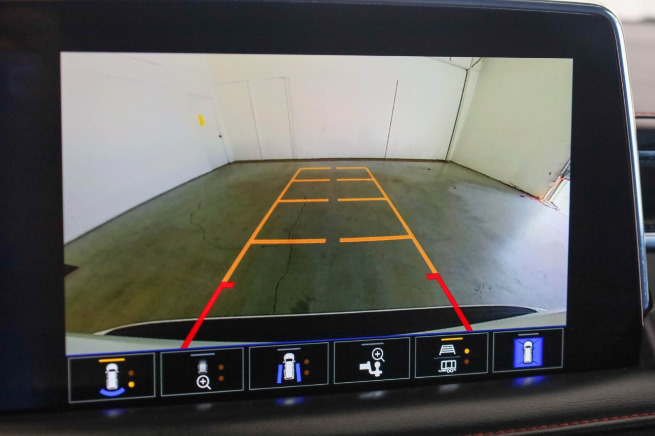 Chevrolet Suburban 4WD 4dr RST 2022