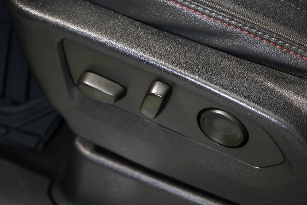 Chevrolet Suburban 4WD 4dr RST 2022