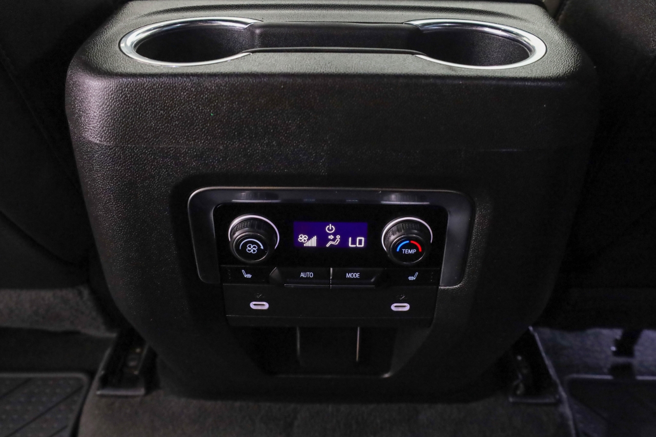 Chevrolet Suburban 4WD 4dr RST 2022