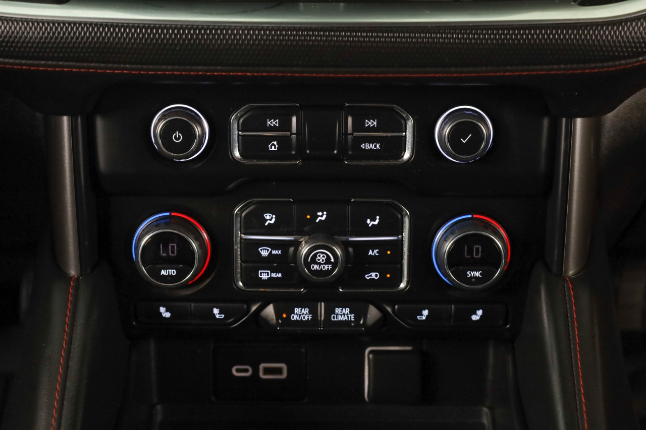 Chevrolet Suburban 4WD 4dr RST 2022