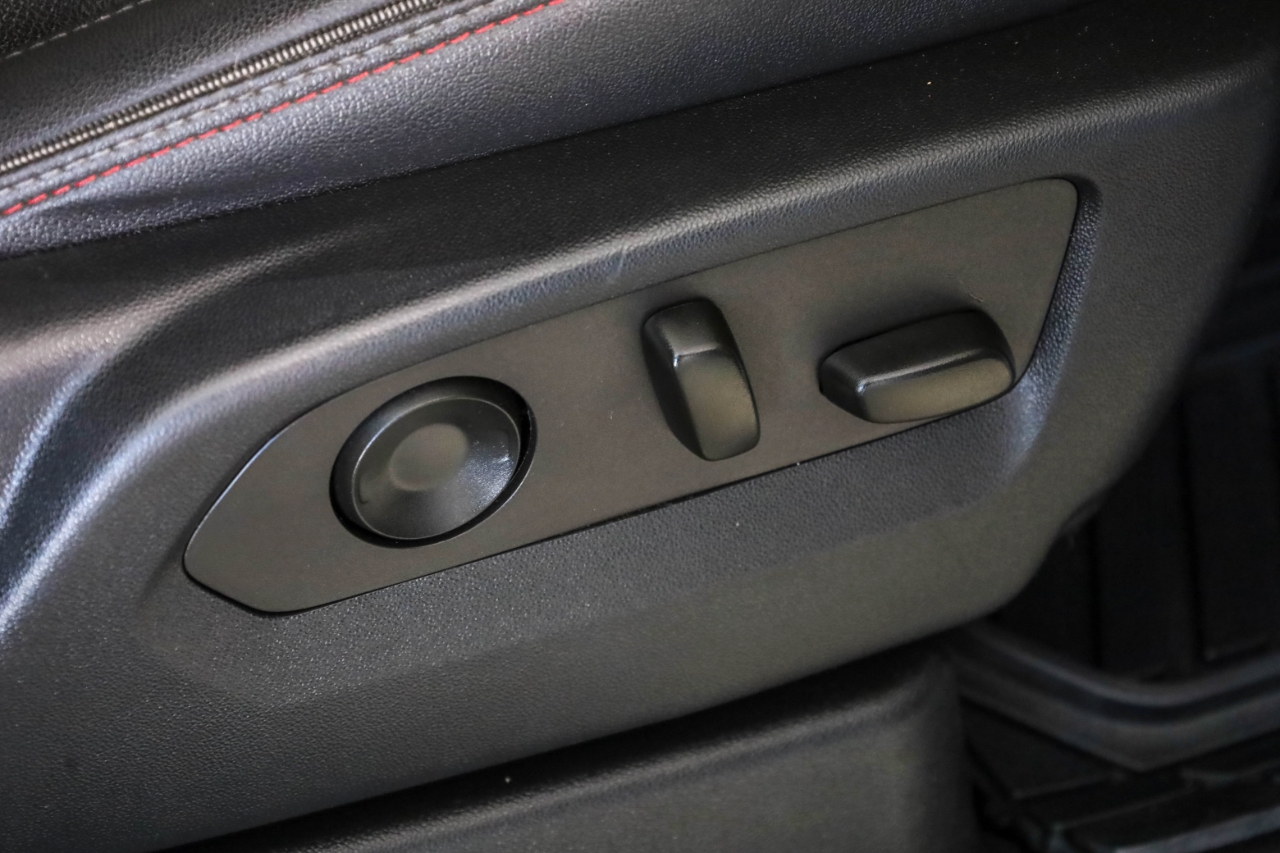 Chevrolet Suburban 4WD 4dr RST 2022