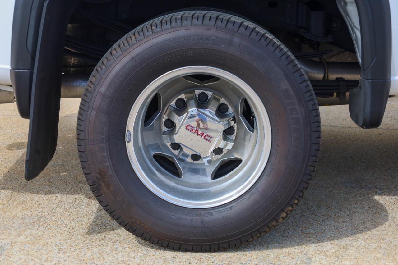 GMC Sierra 3500HD 4WD Crew Cab 172" SLE 2024