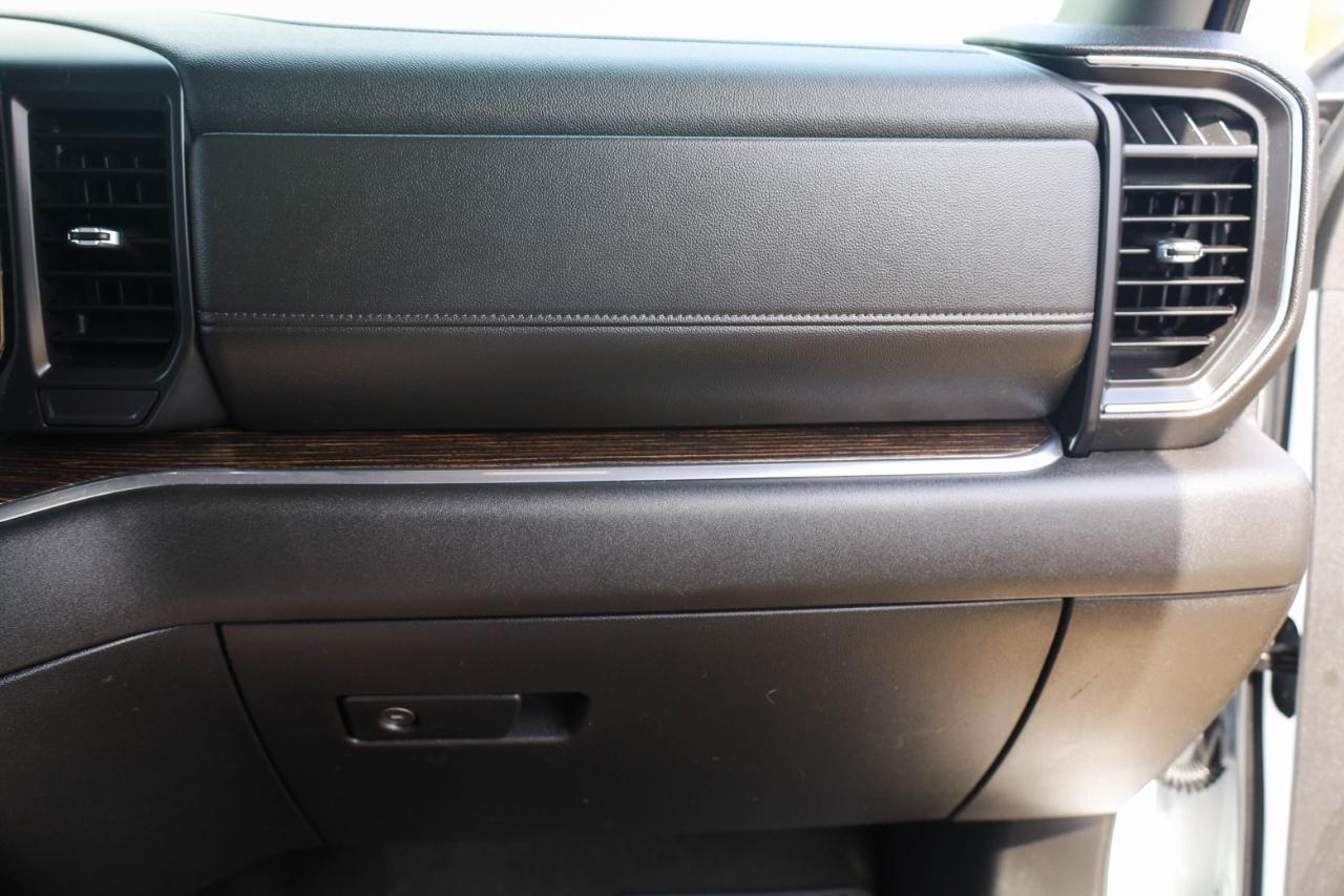 GMC Sierra 3500HD 4WD Crew Cab 172" SLE 2024