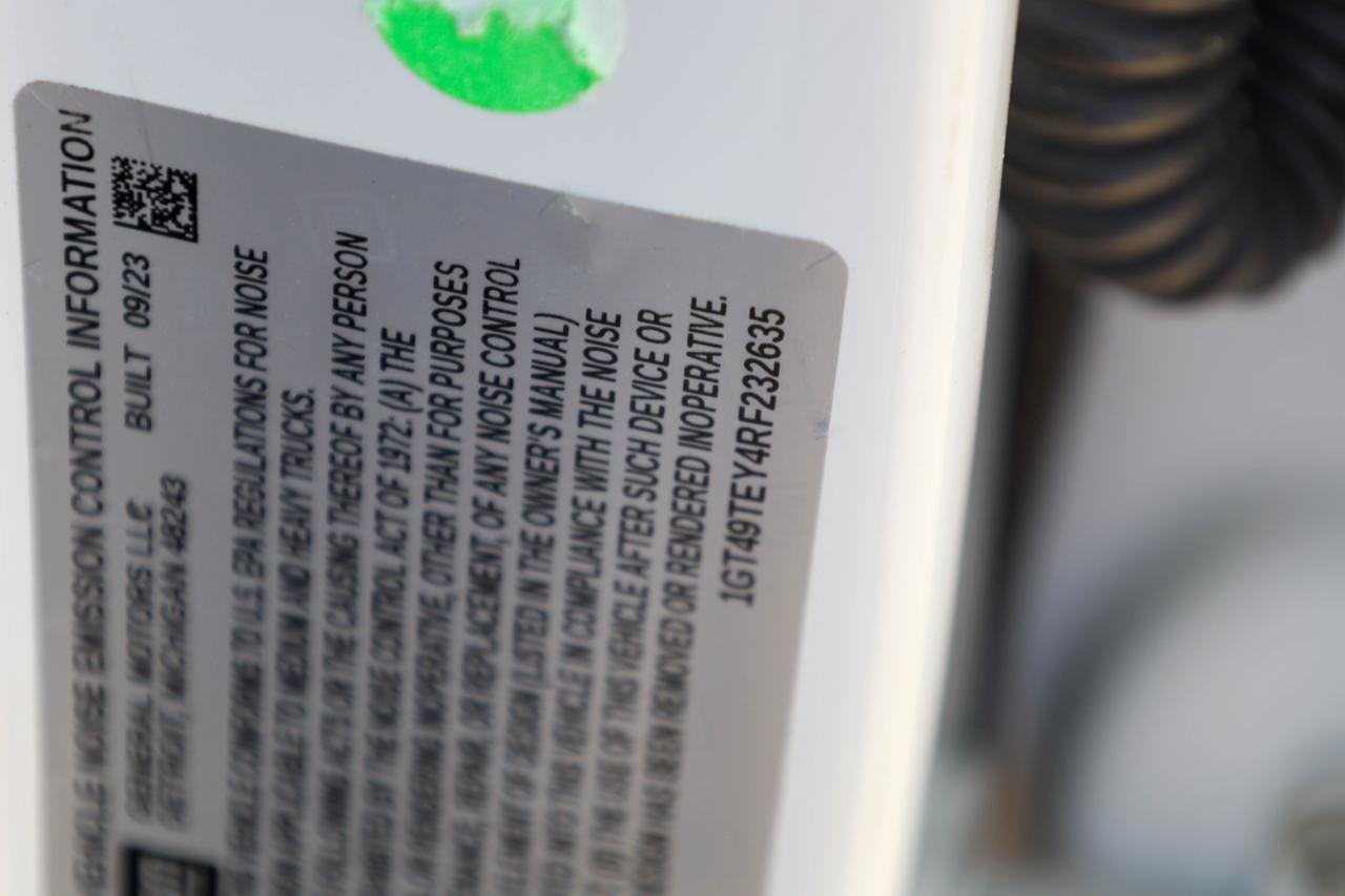 GMC Sierra 3500HD 4WD Crew Cab 172" SLE 2024