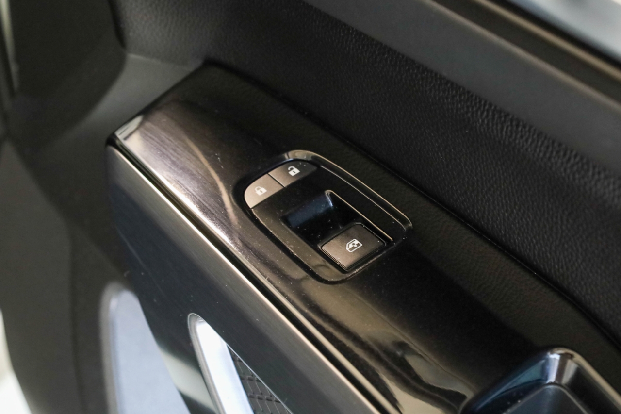 Nissan Pathfinder SL 4WD 2023 Nissan Pathfinder SL 4WD 2023