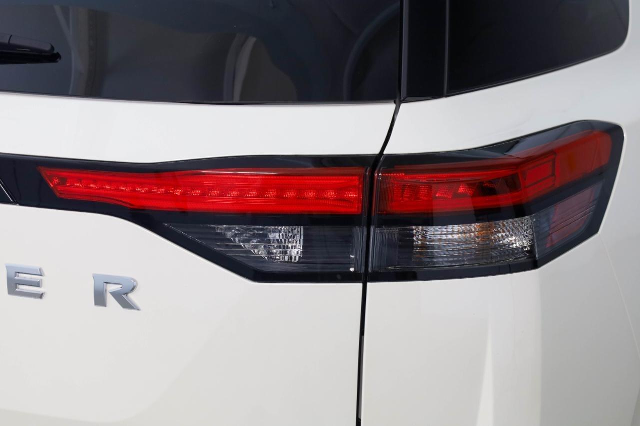 Nissan Pathfinder SL 4WD 2023