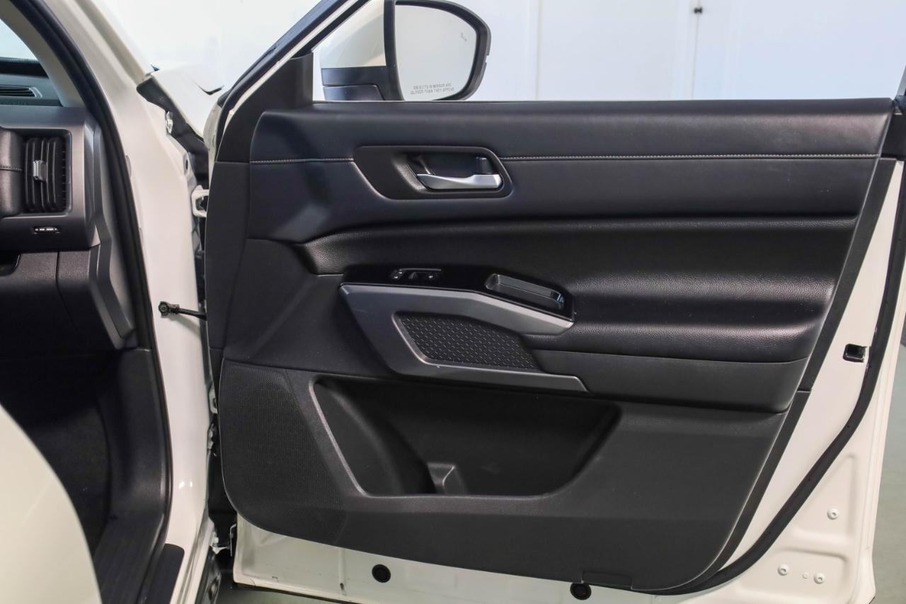 Nissan Pathfinder SL 4WD 2023