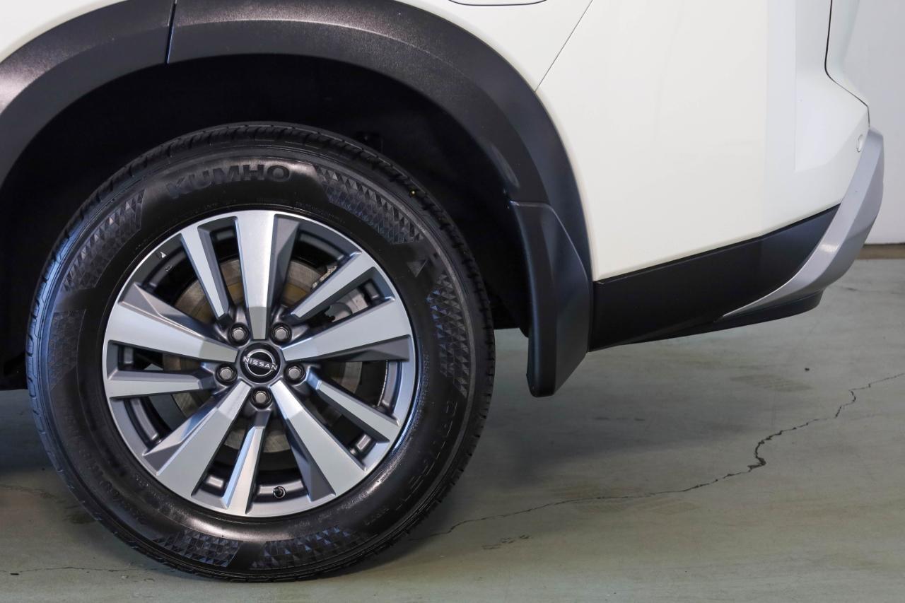 Nissan Pathfinder SL 4WD 2023