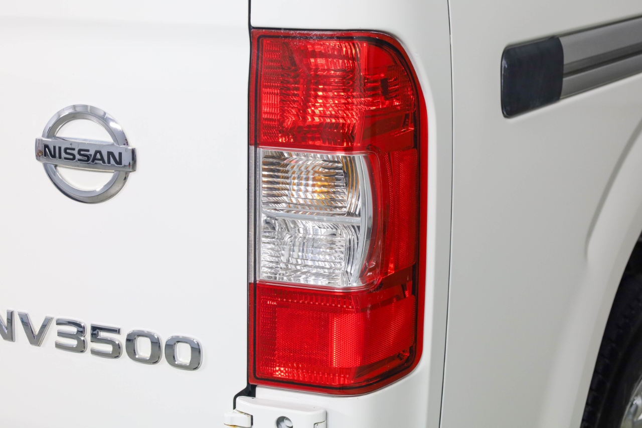 Nissan NV Cargo NV3500 HD High Roof V8 SL 2018 Nissan NV Cargo NV3500 HD High Roof V8 SL 2018