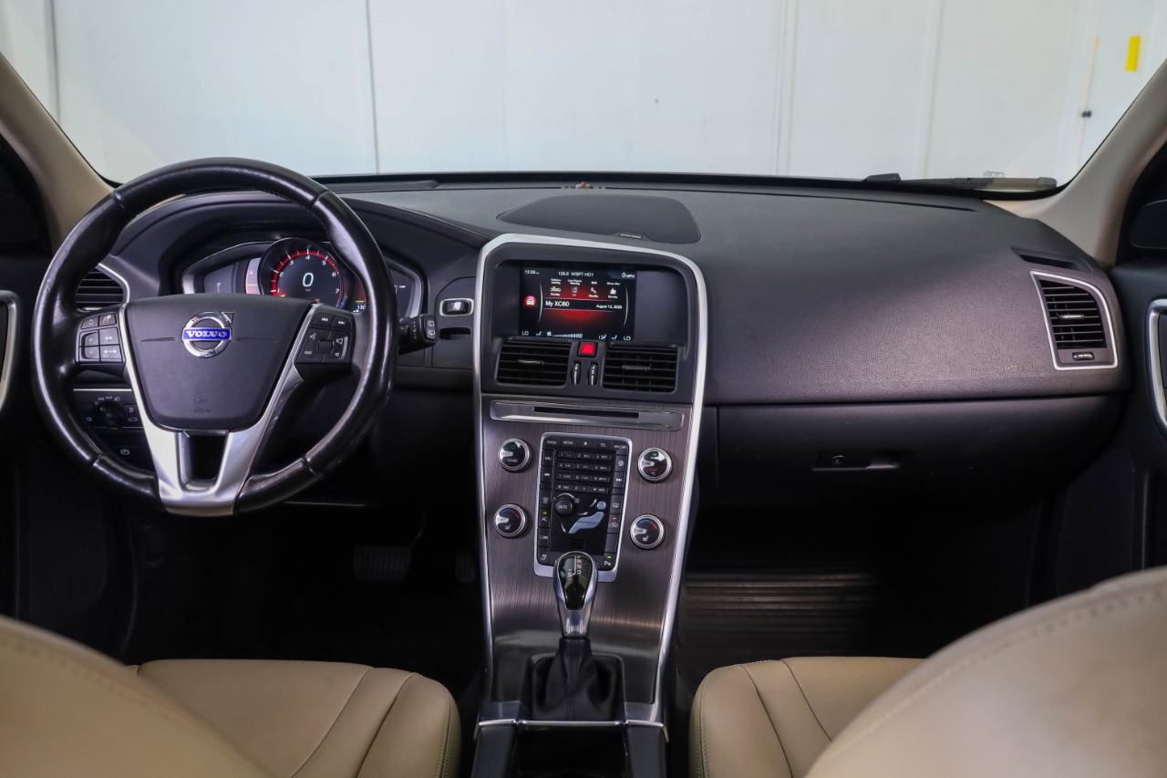 Volvo XC60 AWD 4dr T6 Platinum *Ltd Avail* 2016 Volvo XC60 AWD 4dr T6 Platinum *Ltd Avail* 2016