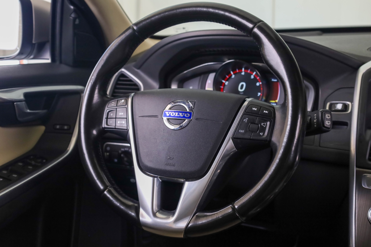 Volvo XC60 AWD 4dr T6 Platinum *Ltd Avail* 2016 Volvo XC60 AWD 4dr T6 Platinum *Ltd Avail* 2016