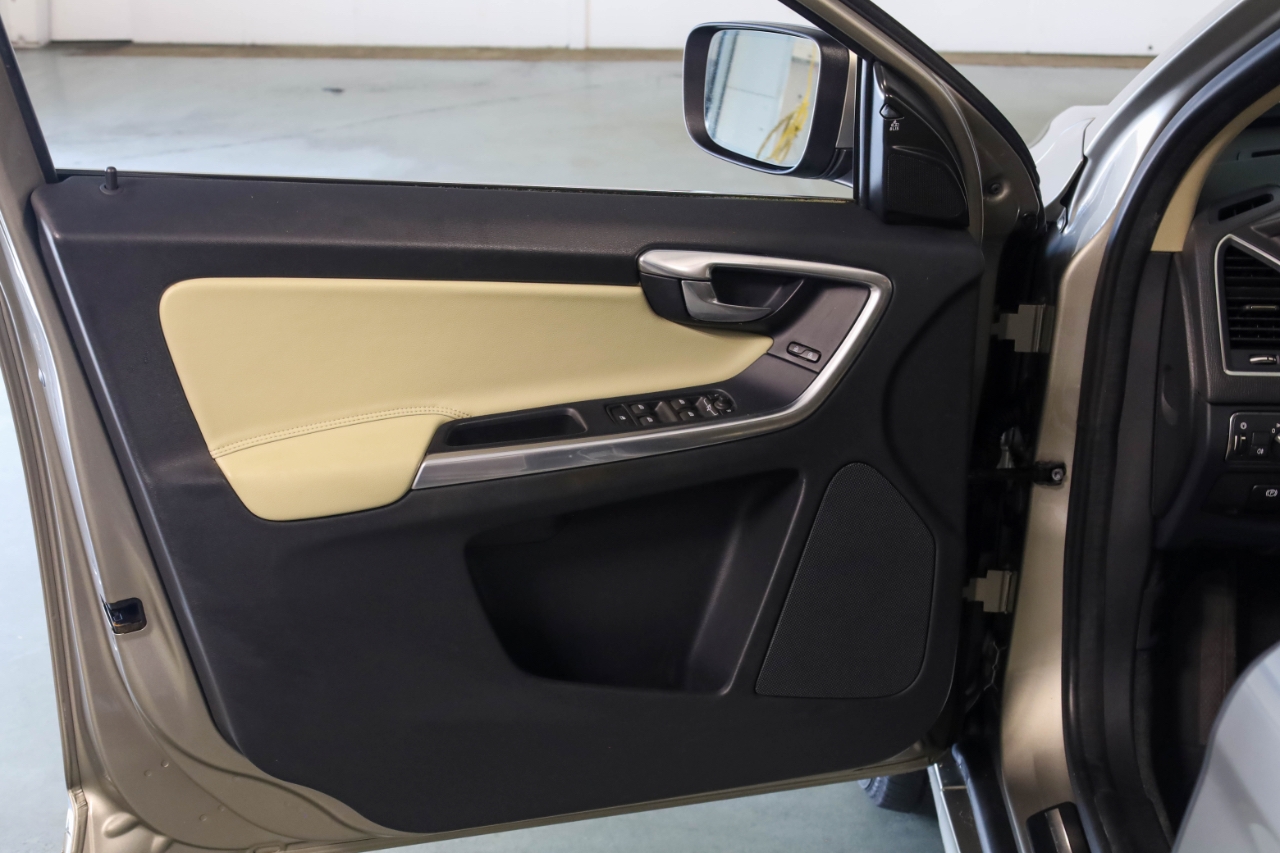 Volvo XC60 AWD 4dr T6 Platinum *Ltd Avail* 2016 Volvo XC60 AWD 4dr T6 Platinum *Ltd Avail* 2016