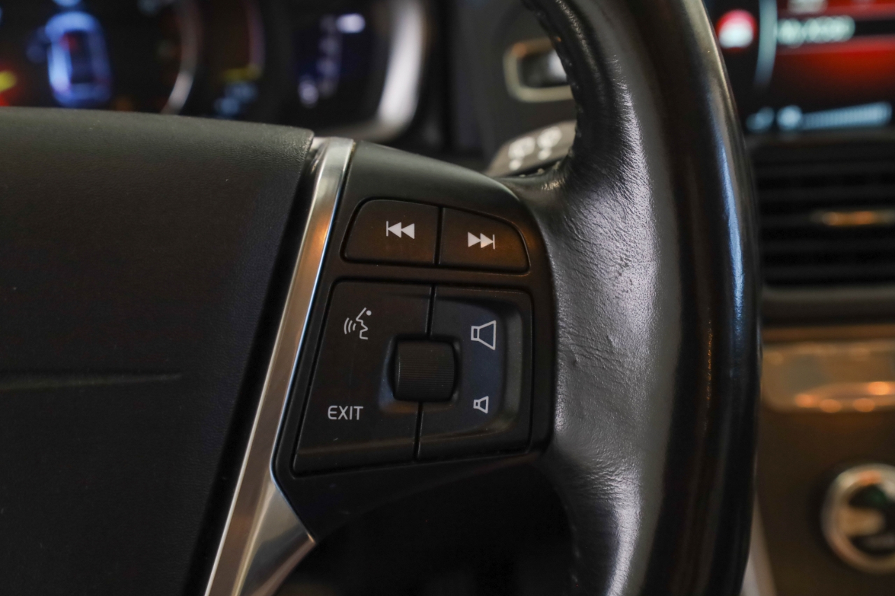 Volvo XC60 AWD 4dr T6 Platinum *Ltd Avail* 2016 Volvo XC60 AWD 4dr T6 Platinum *Ltd Avail* 2016