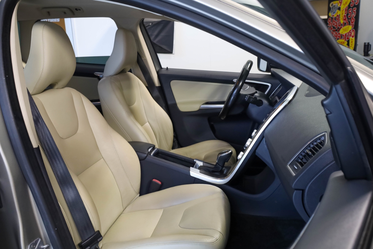 Volvo XC60 AWD 4dr T6 Platinum *Ltd Avail* 2016