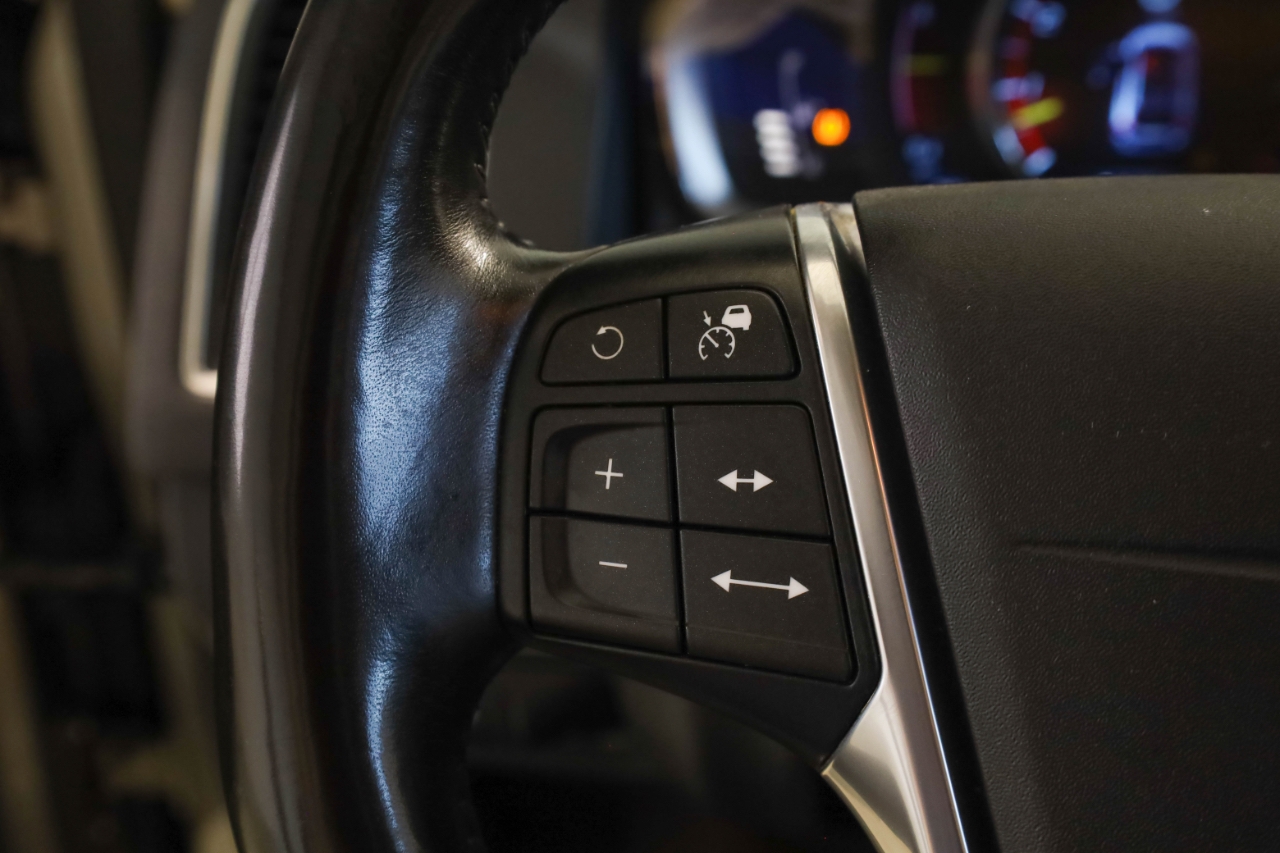 Volvo XC60 AWD 4dr T6 Platinum *Ltd Avail* 2016