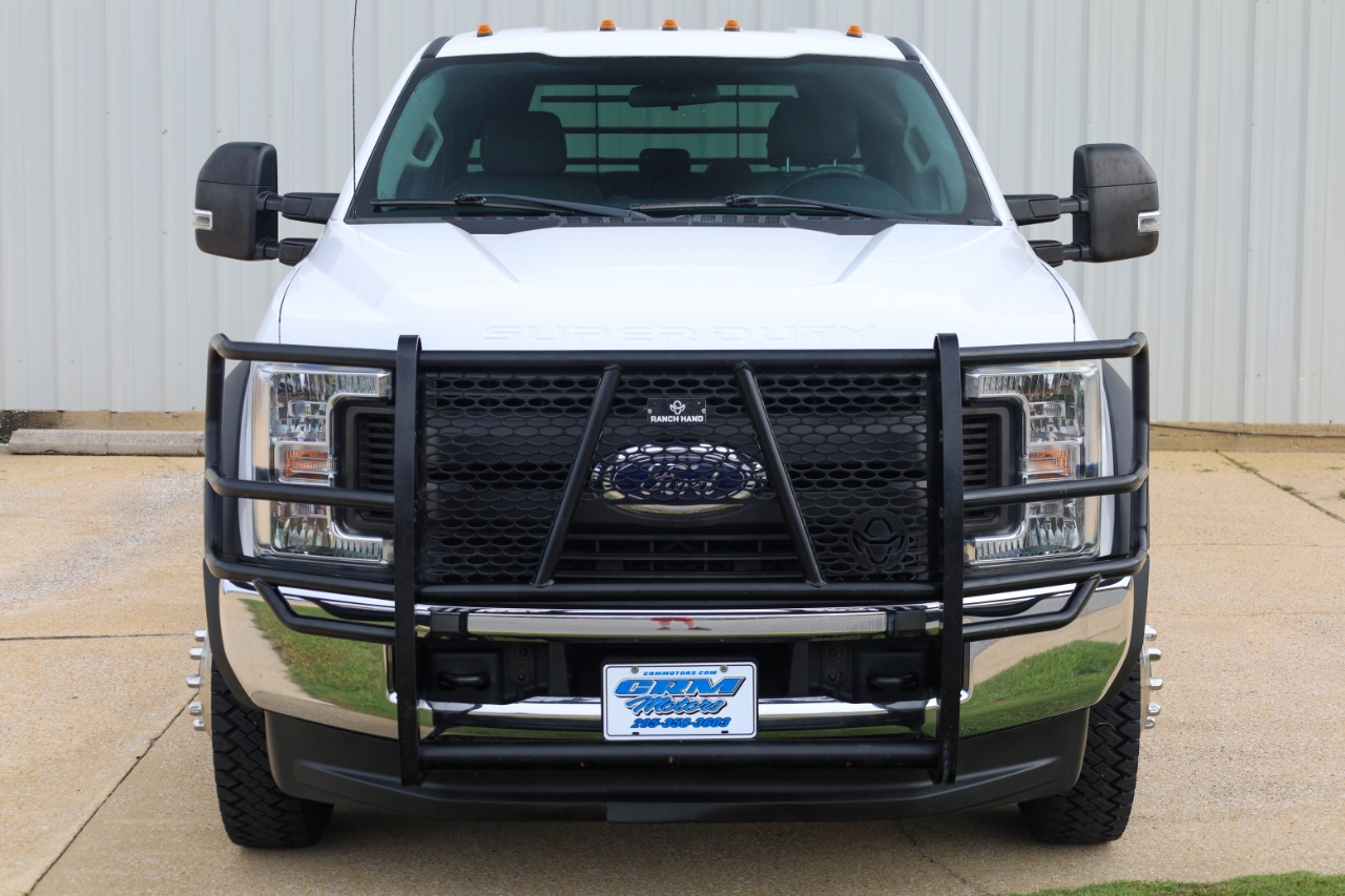 Ford Super Duty F-550 DRW Lariat 4WD Crew Cab 179" WB 60" CA 2018 Ford Super Duty F-550 DRW Lariat 4WD Crew Cab 179" WB 60" CA 2018