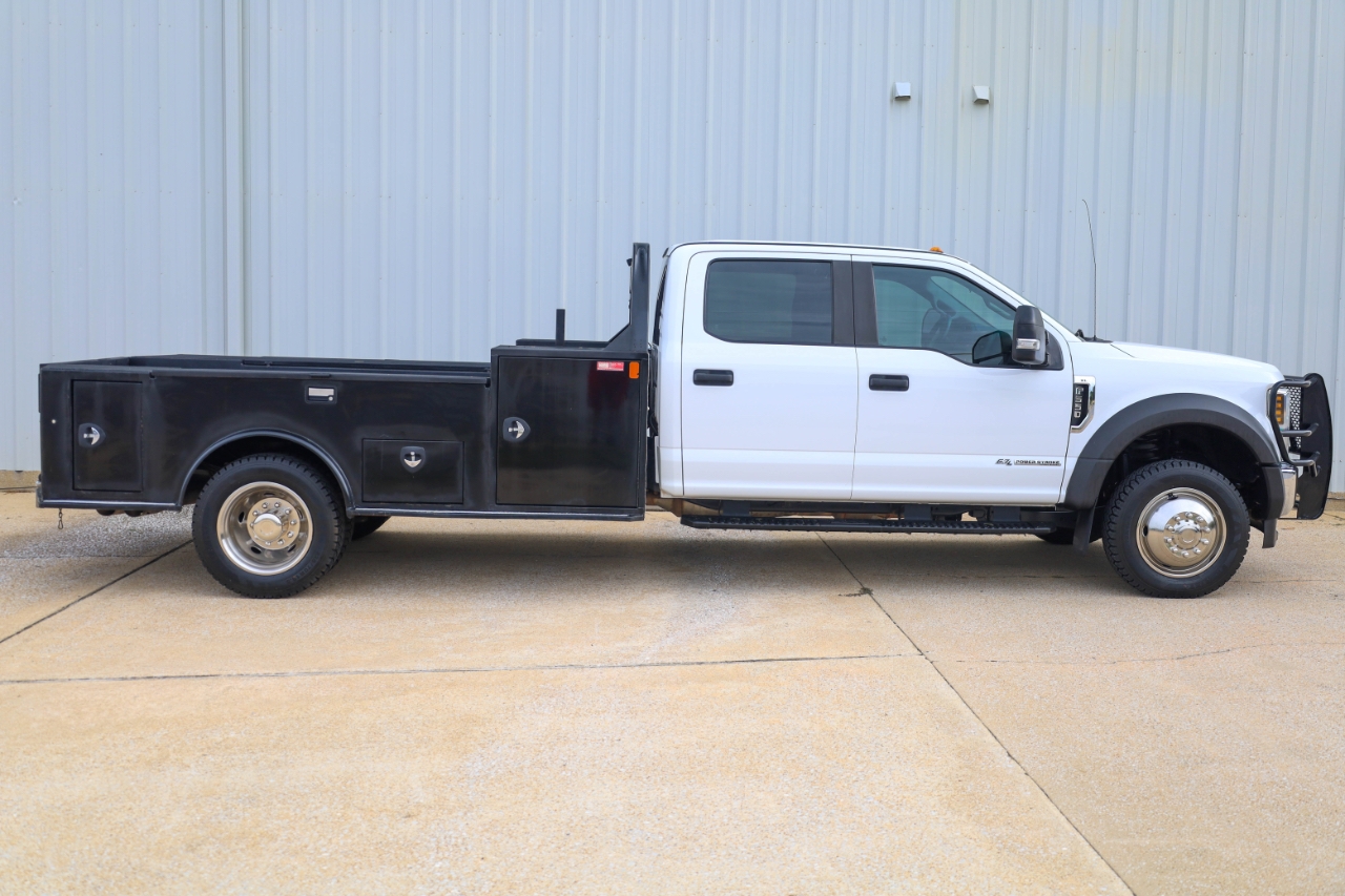 Ford Super Duty F-550 DRW Lariat 4WD Crew Cab 179" WB 60" CA 2018 Ford Super Duty F-550 DRW Lariat 4WD Crew Cab 179" WB 60" CA 2018