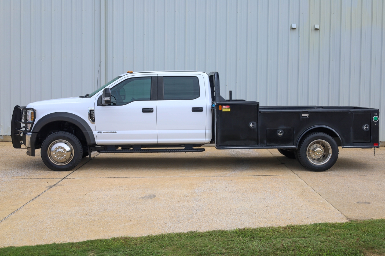 Ford Super Duty F-550 DRW Lariat 4WD Crew Cab 179" WB 60" CA 2018 Ford Super Duty F-550 DRW Lariat 4WD Crew Cab 179" WB 60" CA 2018