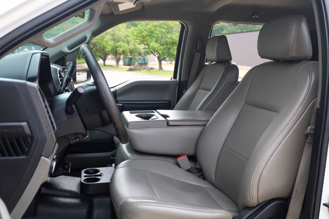 Ford Super Duty F-550 DRW Lariat 4WD Crew Cab 179" WB 60" CA 2018 Ford Super Duty F-550 DRW Lariat 4WD Crew Cab 179" WB 60" CA 2018