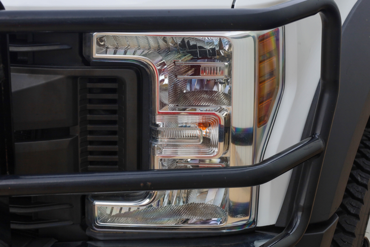 Ford Super Duty F-550 DRW Lariat 4WD Crew Cab 179" WB 60" CA 2018 Ford Super Duty F-550 DRW Lariat 4WD Crew Cab 179" WB 60" CA 2018