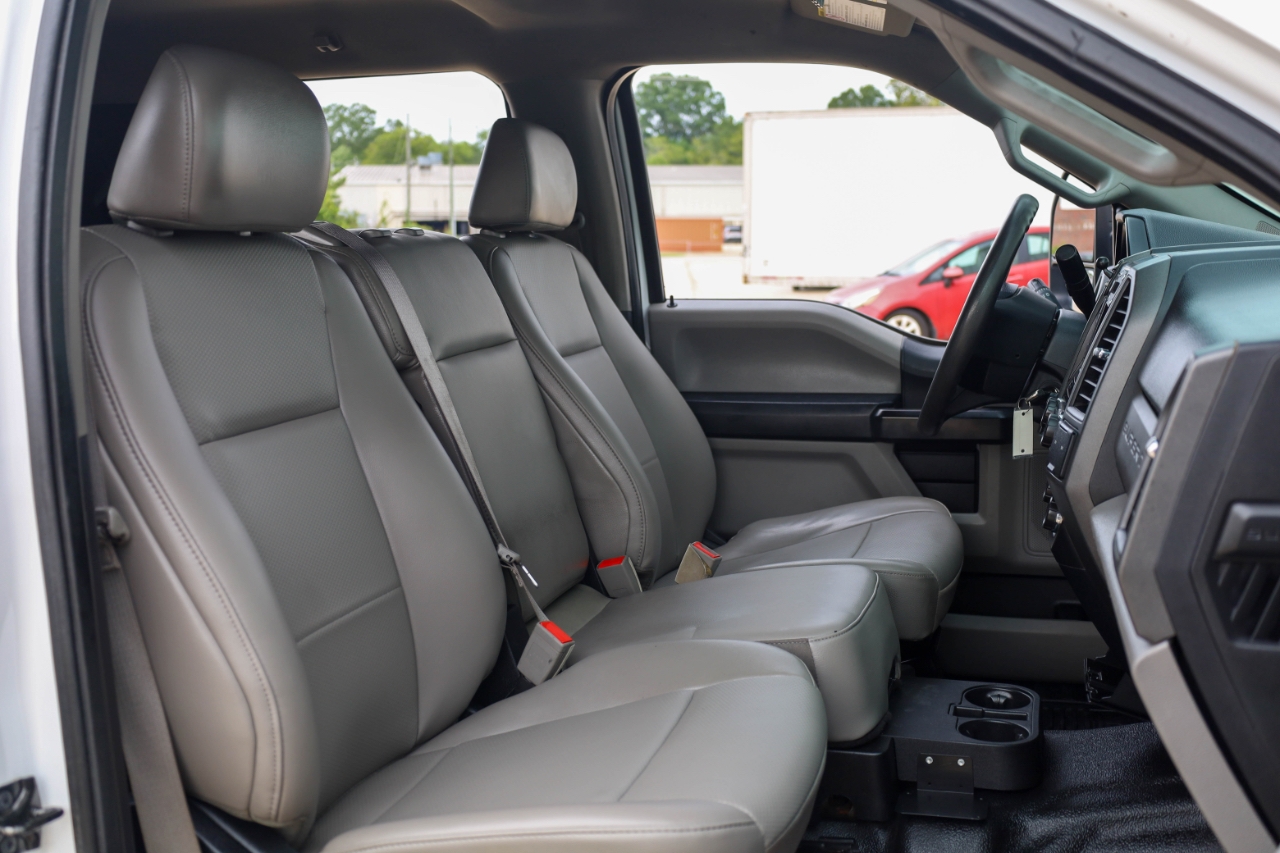 Ford Super Duty F-550 DRW Lariat 4WD Crew Cab 179" WB 60" CA 2018 Ford Super Duty F-550 DRW Lariat 4WD Crew Cab 179" WB 60" CA 2018