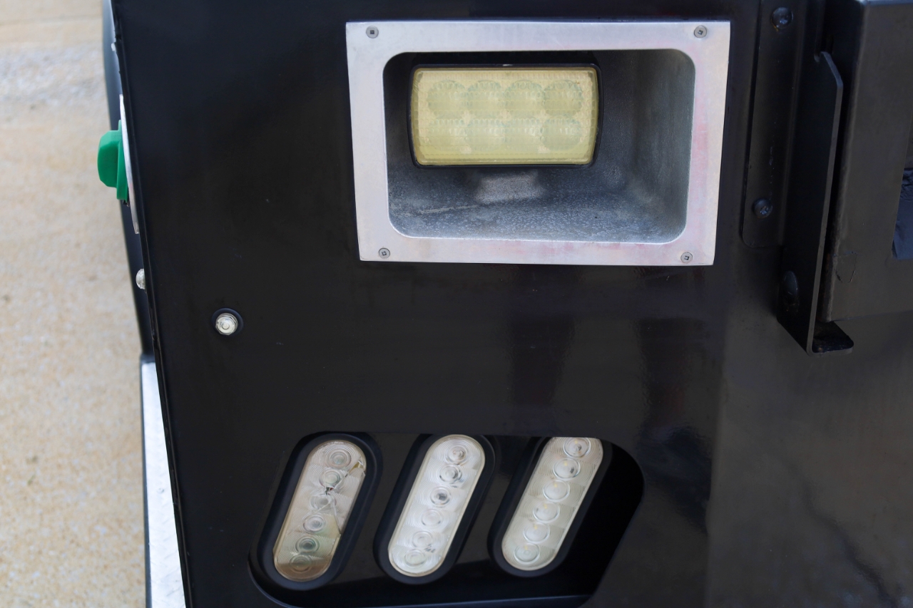 Ford Super Duty F-550 DRW Lariat 4WD Crew Cab 179" WB 60" CA 2018 Ford Super Duty F-550 DRW Lariat 4WD Crew Cab 179" WB 60" CA 2018