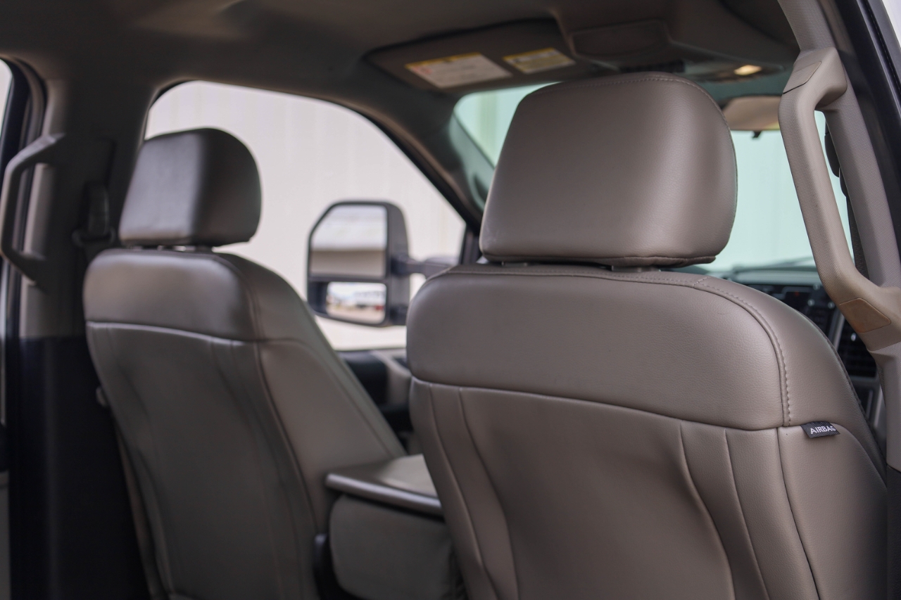 Ford Super Duty F-550 DRW Lariat 4WD Crew Cab 179" WB 60" CA 2018 Ford Super Duty F-550 DRW Lariat 4WD Crew Cab 179" WB 60" CA 2018