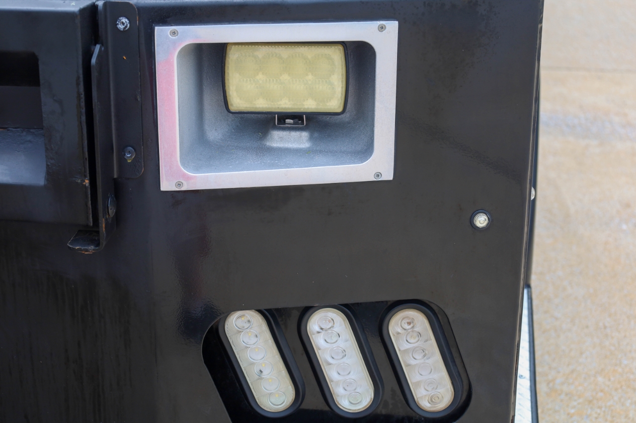 Ford Super Duty F-550 DRW Lariat 4WD Crew Cab 179" WB 60" CA 2018 Ford Super Duty F-550 DRW Lariat 4WD Crew Cab 179" WB 60" CA 2018