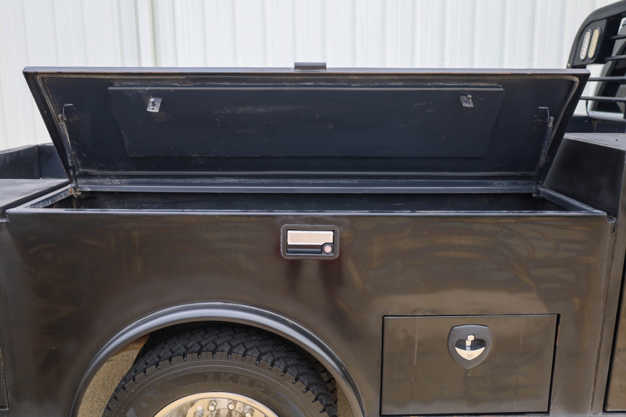 Ford Super Duty F-550 DRW Lariat 4WD Crew Cab 179" WB 60" CA 2018 Ford Super Duty F-550 DRW Lariat 4WD Crew Cab 179" WB 60" CA 2018