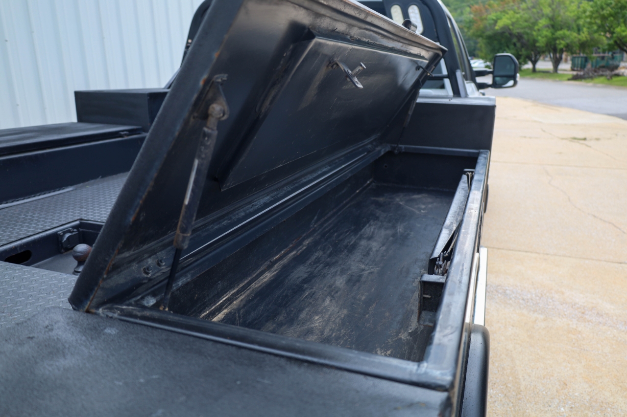 Ford Super Duty F-550 DRW Lariat 4WD Crew Cab 179" WB 60" CA 2018 Ford Super Duty F-550 DRW Lariat 4WD Crew Cab 179" WB 60" CA 2018