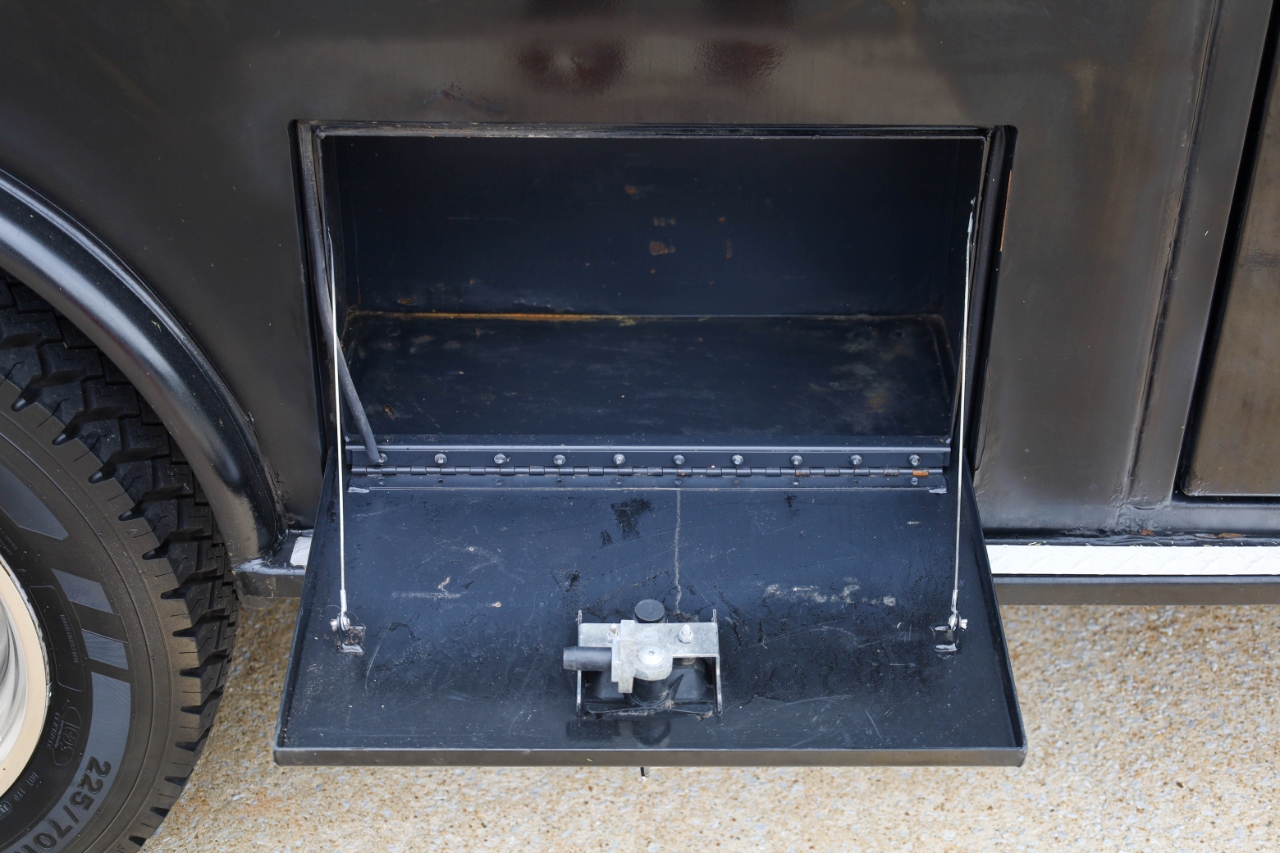 Ford Super Duty F-550 DRW Lariat 4WD Crew Cab 179" WB 60" CA 2018 Ford Super Duty F-550 DRW Lariat 4WD Crew Cab 179" WB 60" CA 2018